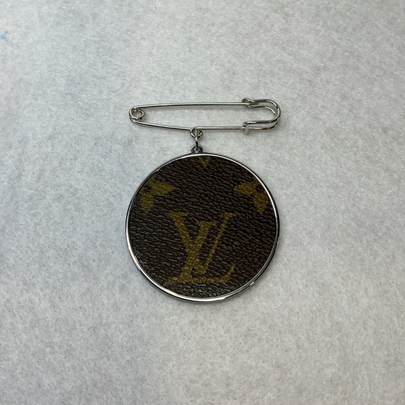 Louis Vuitton Accessories - Louis Vuitton Brown Monogram Canvas Pin Brooch Bag Charm